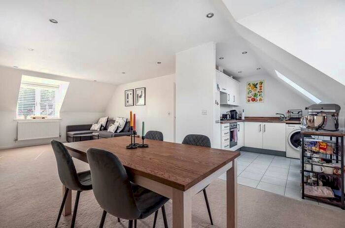 1 Bedroom Maisonette Flat To Rent In Lytham Road, Woodley, RG5