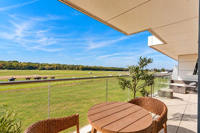 2 Bedroom Apartment For Sale In Kingman Way, Newbury, Berkshire, RG14