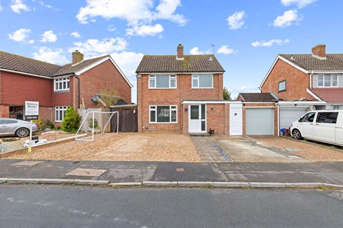 3 Bedroom Detached House For Sale In Windsor Close, West Meads, PO21