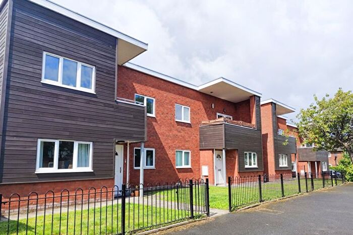 2 Bedroom Flat For Sale In Barnfield Walk, Timperley, WA15