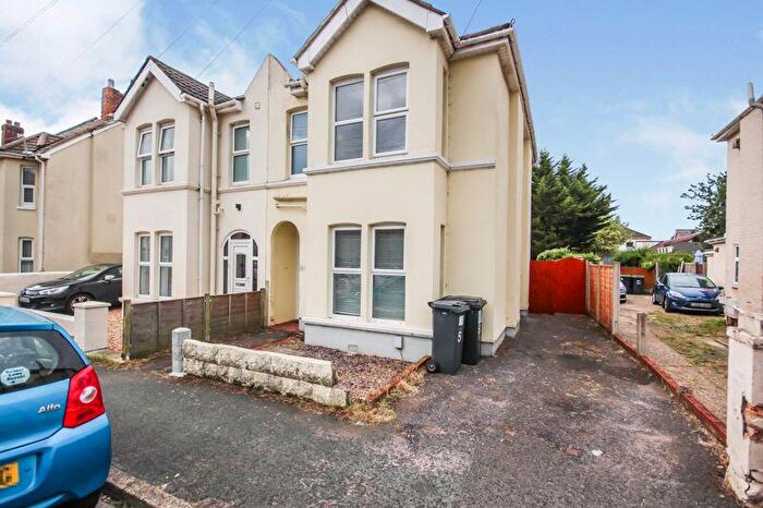 4 Bedroom Semi-Detached House To Rent In Charminster, Bournemouth, BH8