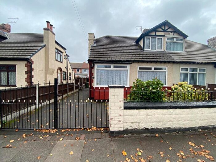 3 Bedroom Semi-Detached Bungalow For Sale In Moss Lane, Litherland, Liverpool, L21