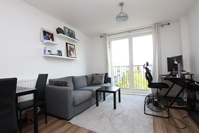 1 Bedroom Flat To Rent In Victoria Bridge Road, Bath, BA2