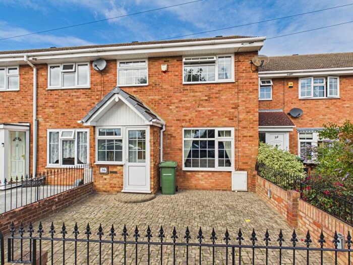 3 Bedroom Terraced House For Sale In Stenning Avenue, Linford, SS17