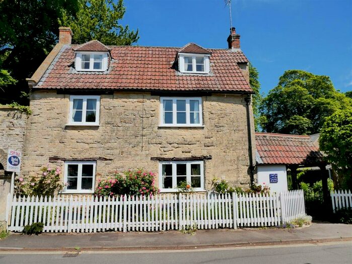 3 Bedroom Detached House For Sale In Castle Street, Calne, SN11