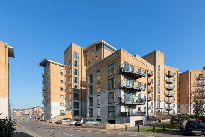 3 Bedroom Flat To Rent In Greenfell Mansions, Glaisher Street, London, SE8