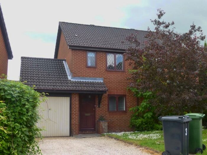 2 Bedroom Semi-Detached House To Rent In Windsor Gardens, Hatch Warren, Basingstoke, RG22