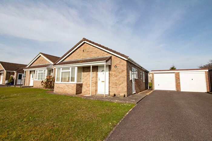 3 Bedroom Bungalow For Sale In Pedlars Grove, Frome, BA11