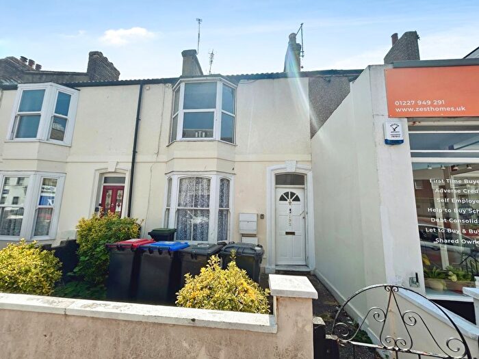2 Bedroom Flat To Rent In High Street, Herne Bay, CT6