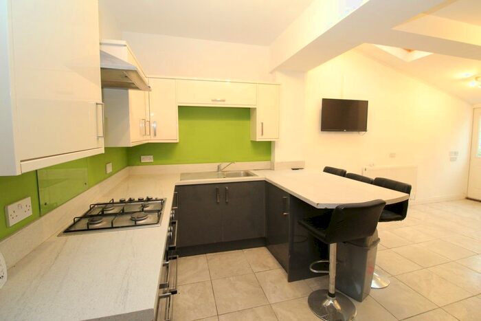 3 Bedroom Property To Rent In Cyfarthfa Street, Roath, Cardiff, CF24