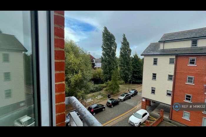 2 Bedroom Flat To Rent In Rotary Way, Colchester, CO3