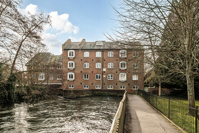 1 Bedroom Flat For Sale In Wharf Hill, Winchester, SO23