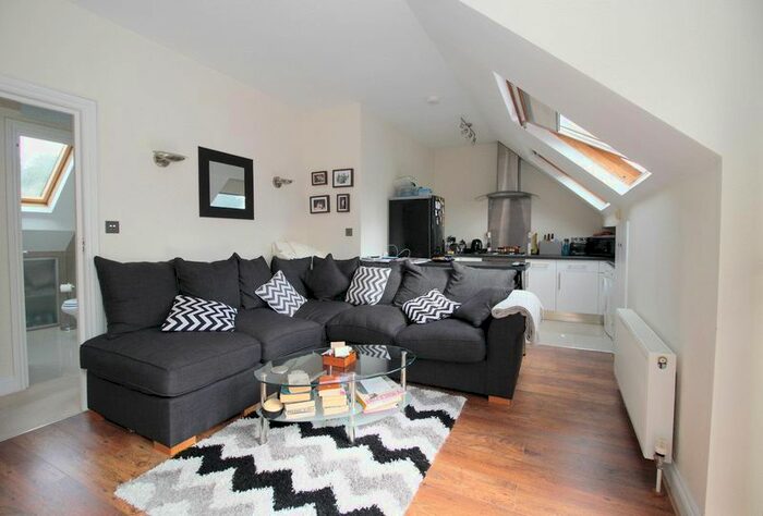 1 Bedroom Flat To Rent In Brighton Road, Purley, CR8