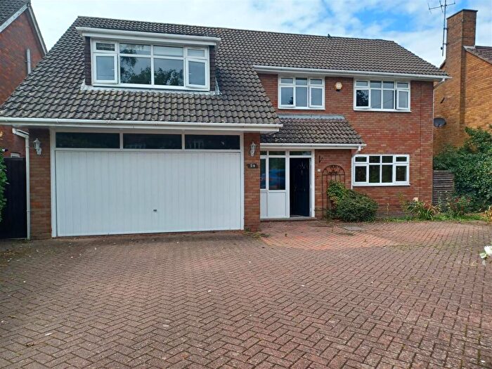 4 Bedroom Detached House To Rent In King Edward Avenue, Aylesbury, HP21