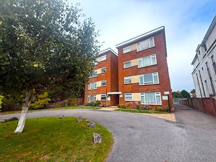 2 Bedroom Apartment To Rent In Richmond Park Road, Bournemouth, BH8