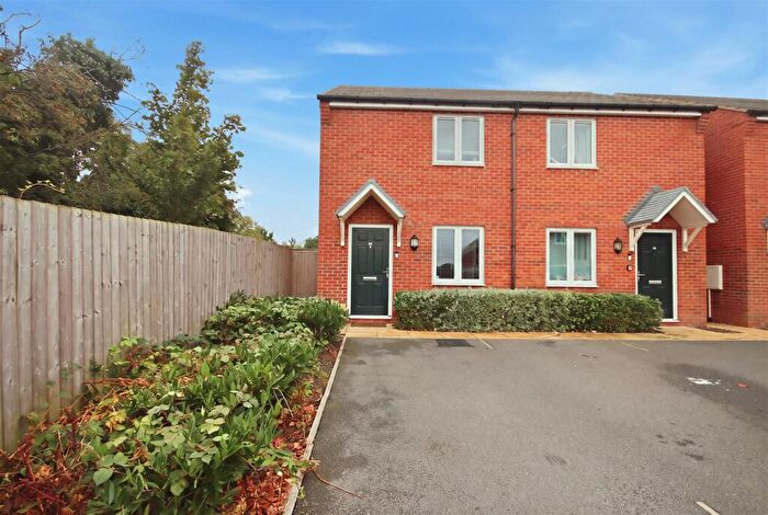 2 Bedroom Semi-Detached House For Sale In Caulfield Close, Dunston, Chesterfield, S41