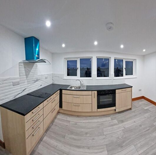 Studio To Rent In Dorset Road, London, SW19