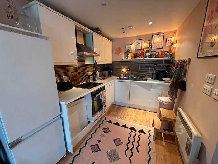 2 Bedroom Flat To Rent In Chancery Street, Bristol, BS5