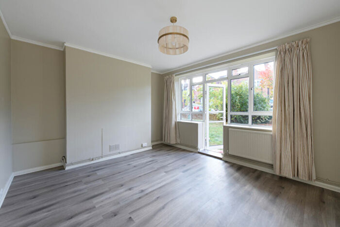 2 Bedroom Apartment To Rent In Lawn Road, London, NW3