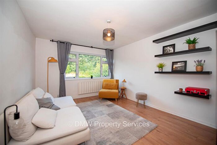 3 Bedroom Flat To Rent In Malcolm Close, Mapperley Park, Nottingham, NG3