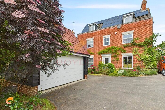 5 Bedroom Detached House For Sale In Woodcutters, Colchester, CO7