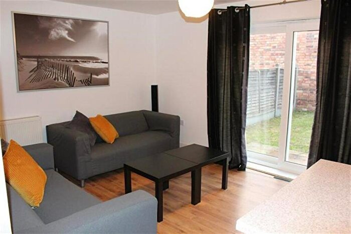 6 Bedroom House To Rent In Bedroom House In Winton, BH9