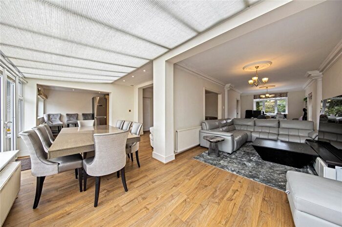 4 Bedroom Detached House For Sale In Cole Park Road, Twickenham, TW1