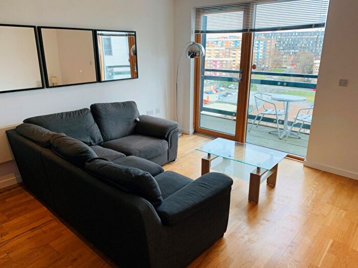 2 Bedroom Flat To Rent In Gateway East, Marsh Lane, Leeds, LS9