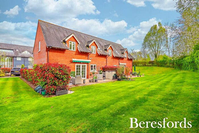 2 Bedroom End Of Terrace House For Sale In Cornsland Close, Upminster, RM14
