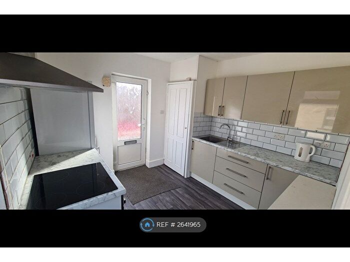 1 Bedroom Maisonette To Rent In Gladstone Street, Swindon, SN1