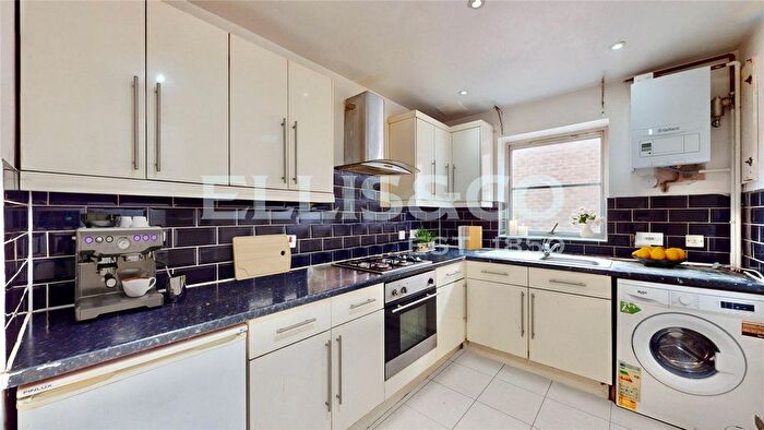 2 Bedroom Flat For Sale In Copland Road, Wembley, HA0