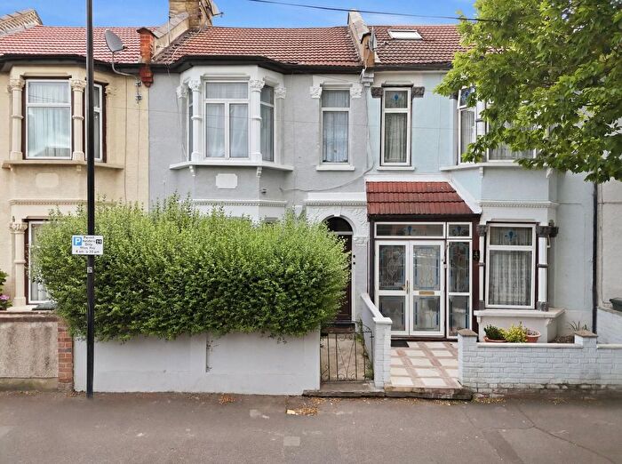 1 Bedroom Flat For Sale In Westerham Road, Leyton, E10