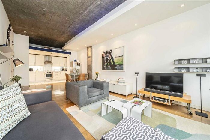 2 Bedroom Flat For Sale In Shepherdess Walk, Angel, N1