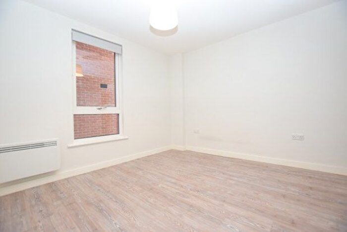 2 Bedroom Flat To Rent In Dun Lane, Sheffield, S3
