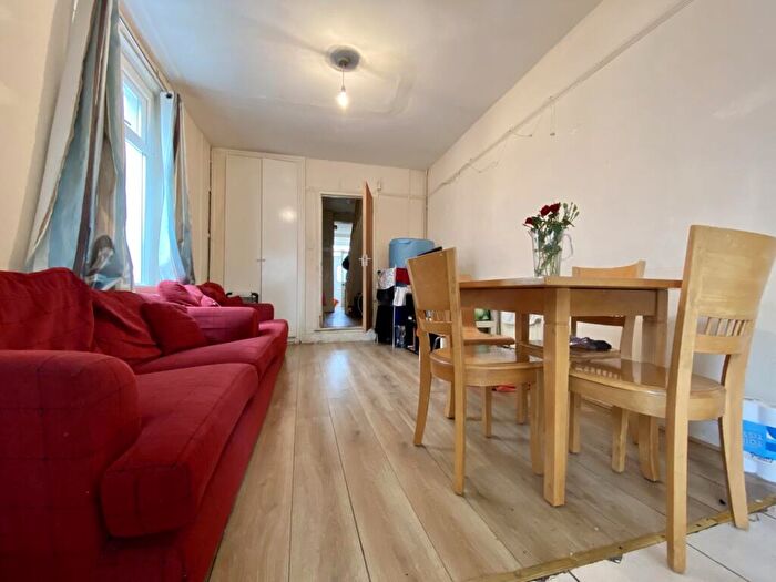 5 Bedroom Terraced House To Rent In Llanishen Street, Heath, CF14