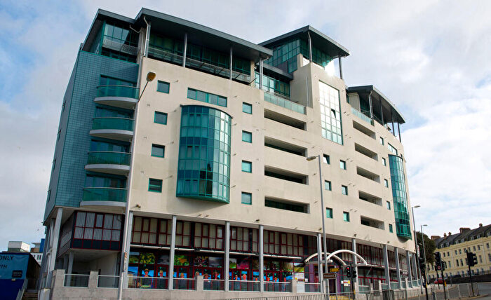 1 Bedroom Flat To Rent In Ocean Crescent, City Centre, PL1