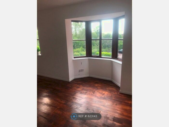 2 Bedroom Flat To Rent In Poets Chase, Aylesbury, HP21