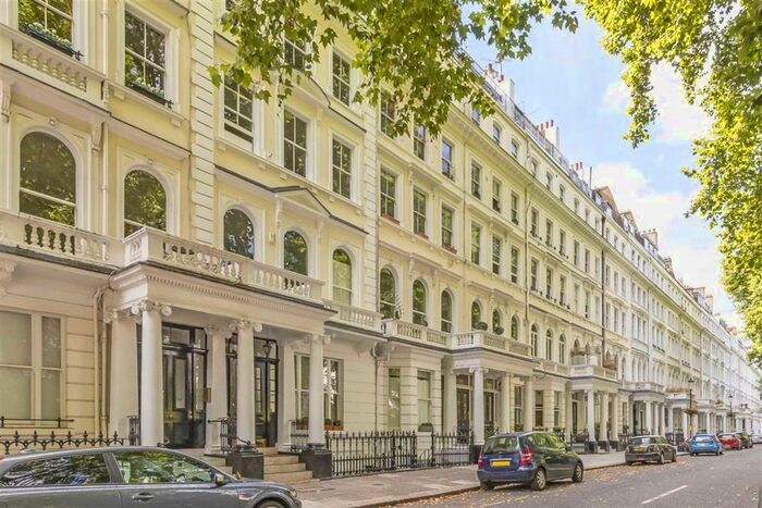 3 Bedroom Flat To Rent In Cornwall Gardens, London, SW7