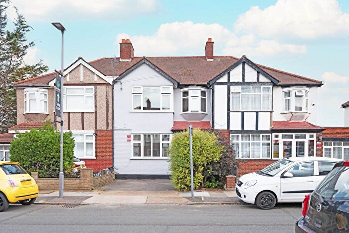 3 Bedroom Semi-Detached House For Sale In College Gardens, New Malden, KT3