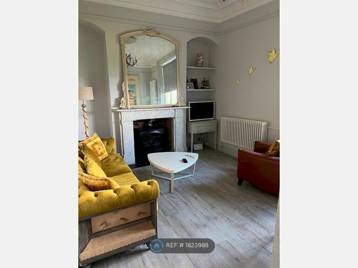 2 Bedroom Flat To Rent In Victoria Parade, Ramsgate, CT11