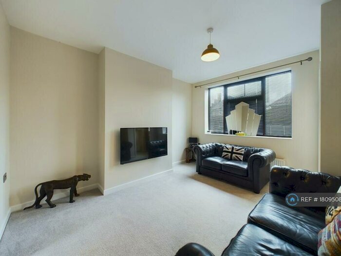 2 Bedroom Semi-Detached House To Rent In Cookson Close, Sheffield, S5