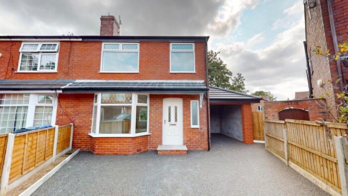 3 Bedroom Semi-Detached House For Sale In Dales Avenue, Manchester, Greater Manchester, M8