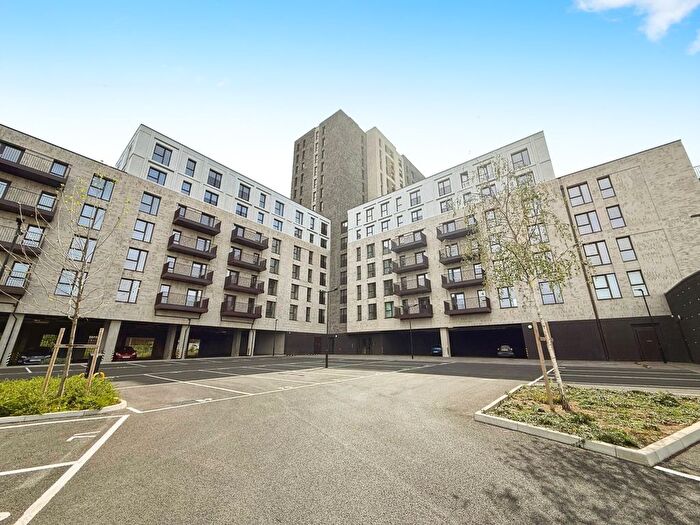 2 Bedroom Flat To Rent In Burnt Mill, Harlow, CM20