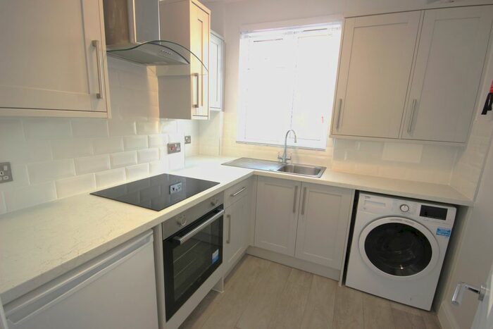2 Bedroom Maisonette To Rent In Rainham Road South, Dagenham, RM10