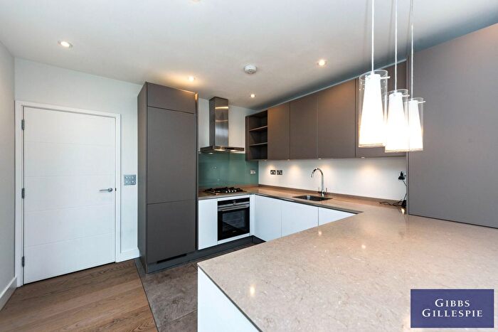 2 Bedroom Flat To Rent In London Road, Brentford, TW8