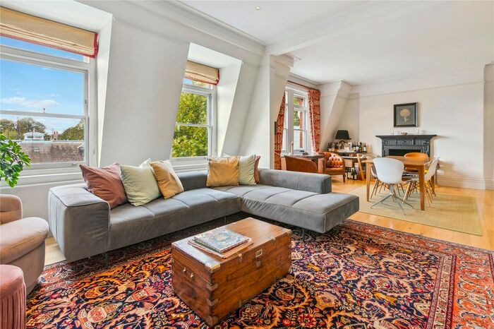 3 Bedroom Flat To Rent In Carlton Mansions, Holland Park Gardens, London, W14