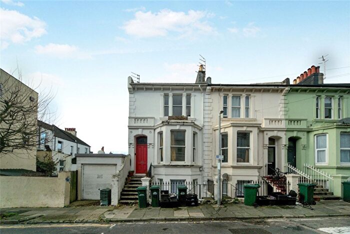 2 Bedroom Flat For Sale In Warleigh Road, Brighton, East Sussex, BN1