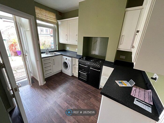 2 Bedroom Terraced House To Rent In Beechwood Road, Sheffield, S6