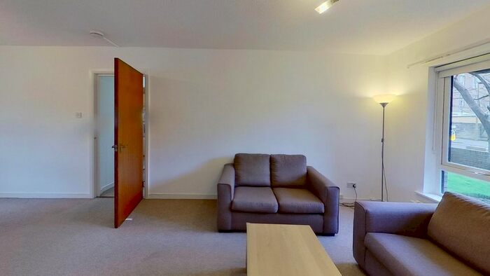 2 Bedroom Detached House To Rent In Sienna Gardens, Edinburgh, EH9