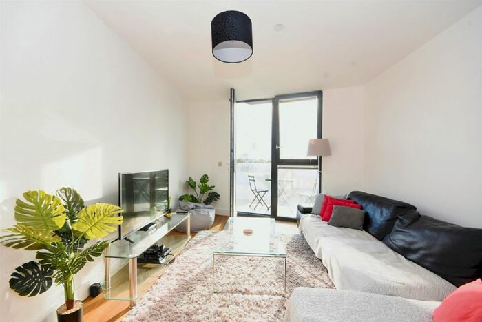 2 Bedroom Flat To Rent In Shire Gate, Chelmsford, CM2